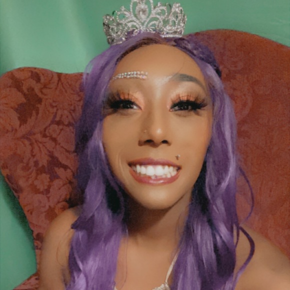 Meet your Posher, Karma Mora - Picture 8 of 8